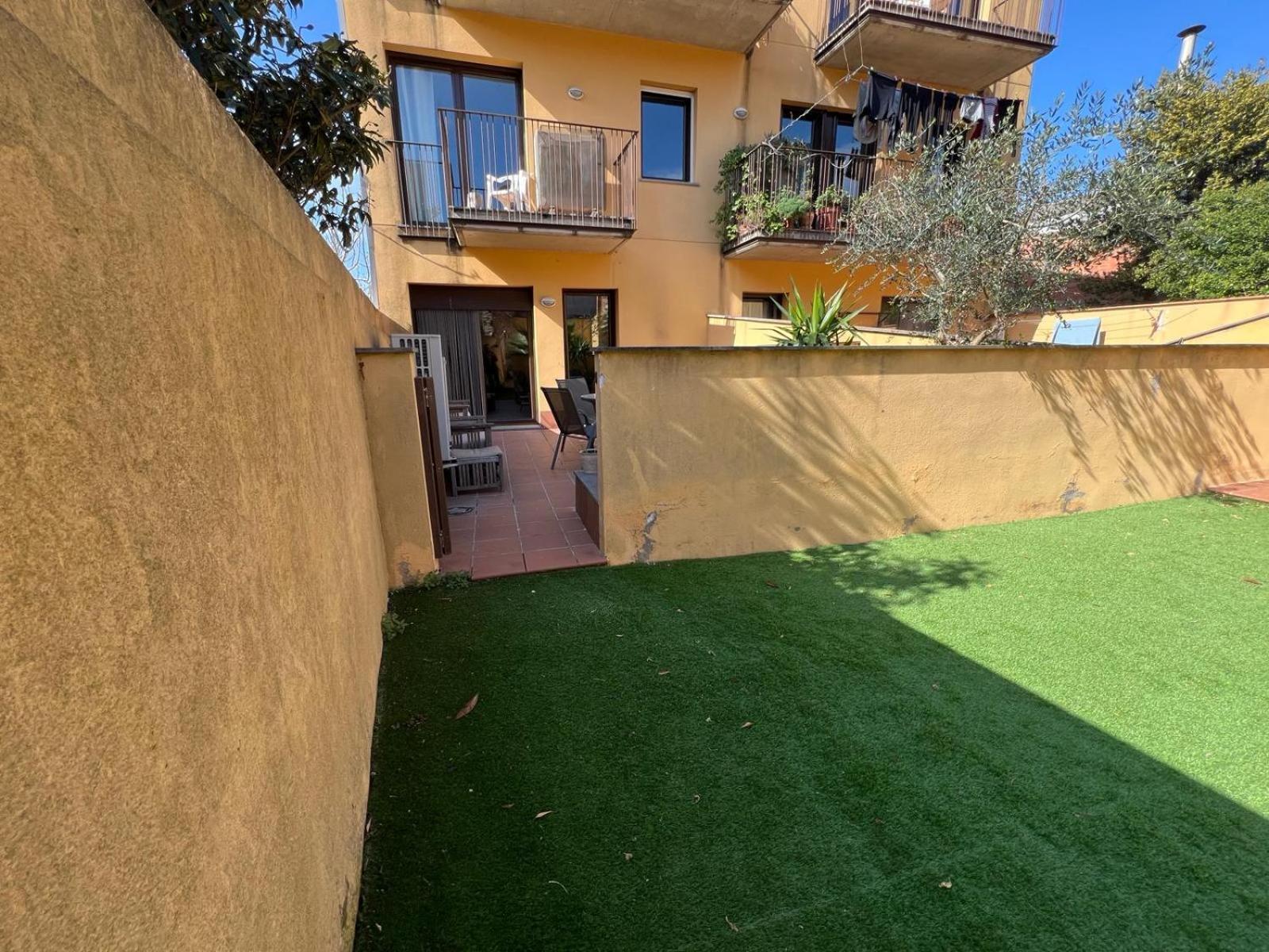 Ground Floor In Centre Of Appartement *
